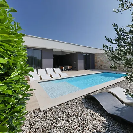 Homes4you K1 فيلة