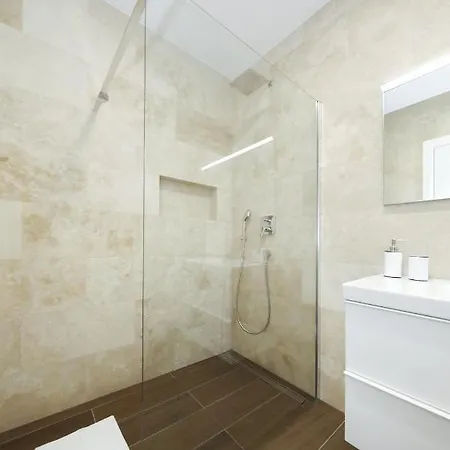 Homes4you K1 فيلة